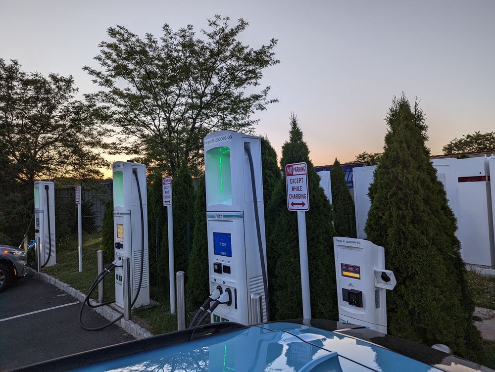 ELECTRIFY AMERICA CHARGING STATION Updated August 2024 632 US46, Fairfield, New Jersey EV