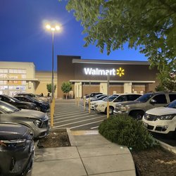 Walmart Supercenter - Parking lot