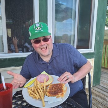 Ainsley's Cafe & Harbor Bar - New American Near Me - Liberty, Indiana