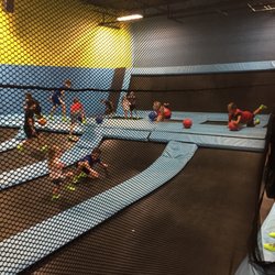 Maxx Air - Dodge ball!
