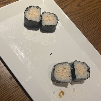 SUGARFISH | Williamsburg - Blue and Dungeness Crab Cut Roll (4-Pieces) - Sushi Bars Near Me - Brooklyn, New York
