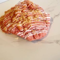 Strawberry crunch cookie