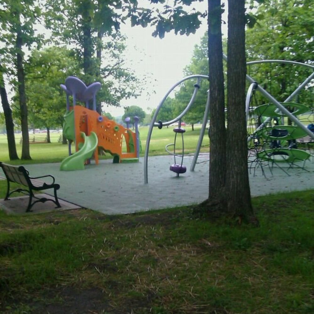 Happy Rock Park - Parks Near Me - Gladstone, Missouri Happy Rock Park - Parks Near Me - Gladstone, Missouri