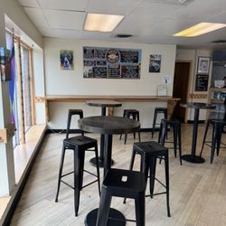 Biff's Bagels - Interior