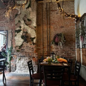 The Apothecary - dining area - Psychics Near Me - New Orleans, Louisiana The Apothecary - dining area - Psychics Near Me - New Orleans, Louisiana
