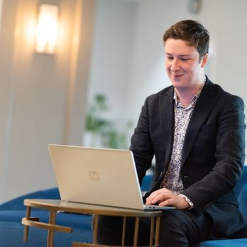 The Simon Hotel Sydney - Open lobby with places to work when needed - Hotels Near Me - Sydney, Nova Scotia The Simon Hotel Sydney - Open lobby with places to work when needed - Hotels Near Me - Sydney, Nova Scotia