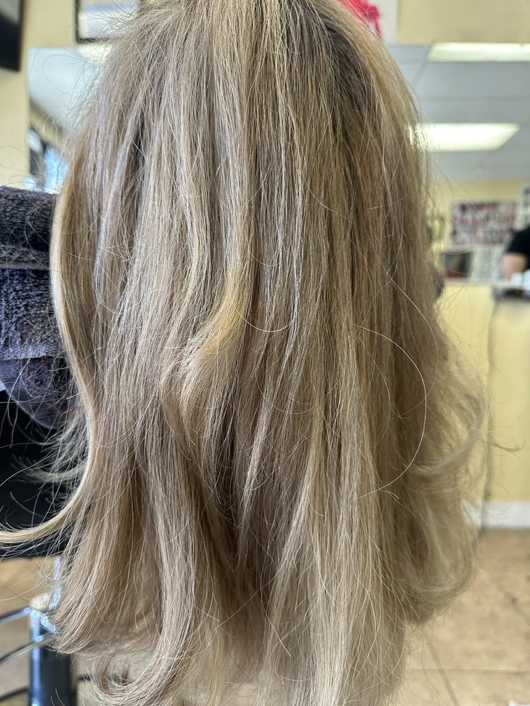 Cinderella Beauty Salon Logo