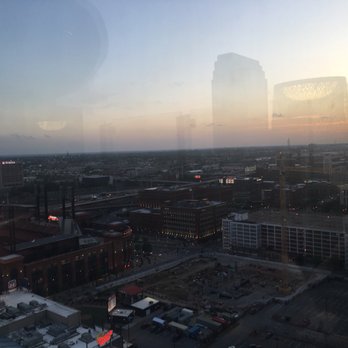360 Rooftop Bar - Lounges Near Me - St. Louis, Missouri