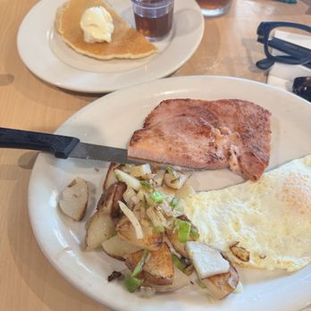 Hunny's Cafe - Husband and I shared one plate and they halfed it for us! - American Near Me - Lake Elsinore, California Hunny's Cafe - Husband and I shared one plate and they halfed it for us! - American Near Me - Lake Elsinore, California