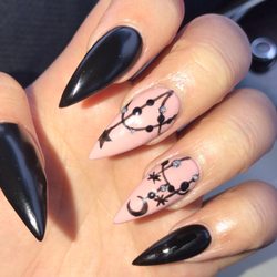 Nail Art - Stiletto acrylics with gel polish
