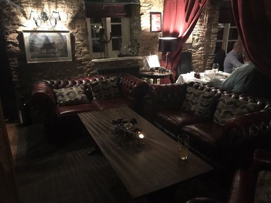 Nut Tree Inn by null
