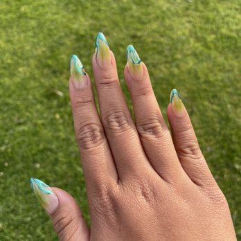 Luna Nails Bar - Nail Salons Near Me - Bellflower, California