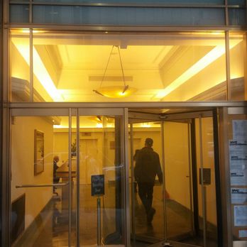 Seelig Law Offices - Entrance.  In manhattan, its borderline impossible to get a picture without someone mozying on thru. - Divorce & Family Law Near Me - New York, New York