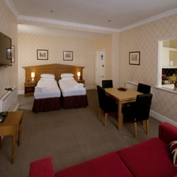 Astons Apartments - Executive Four Person studio