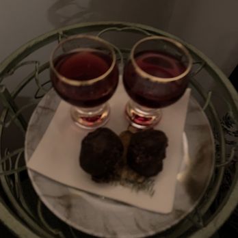 Grey Hare Inn Vineyard Bed & Breakfast - Port and chocolates by the bed each night - Bed & Breakfast Near Me - Traverse City, Michigan Grey Hare Inn Vineyard Bed & Breakfast - Port and chocolates by the bed each night - Bed & Breakfast Near Me - Traverse City, Michigan