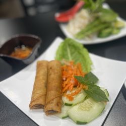 Tan Lac Vien - A2. Crispy Pork Roll