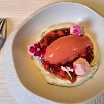GAYA - Fraises - glace, confiture, guimauves / Strawberries - ice cream, jam, marshmallows. 2026 04 11. M1. 266. - French Near Me - Paris, 75 GAYA - Fraises - glace, confiture, guimauves / Strawberries - ice cream, jam, marshmallows. 2026 04 11. M1. 266. - French Near Me - Paris, 75
