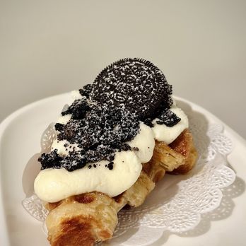 Cafe Bdan - Oreo Croffle - Desserts Near Me - Centreville, Virginia