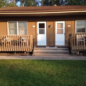 Lake Breeze Motel Resort - Cabin 9 - Hotels Near Me - Duluth, Minnesota Lake Breeze Motel Resort - Cabin 9 - Hotels Near Me - Duluth, Minnesota
