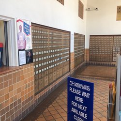 US Post Office - Line!