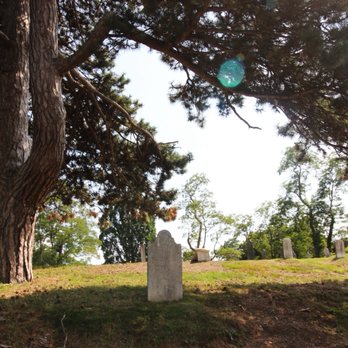 Bewitched Tours - Cemetery - Historical Tours Near Me - Salem, Massachusetts