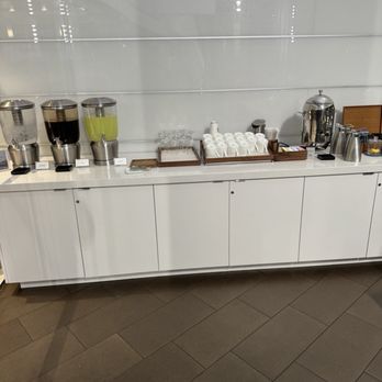 Delta Sky Club - Airport Lounges Near Me - San Diego, California