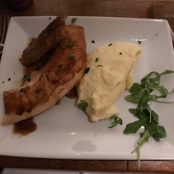 Le Père Claude - chicken breast and mashed potatoes - French Near Me - Paris, 75 Le Père Claude - chicken breast and mashed potatoes - French Near Me - Paris, 75
