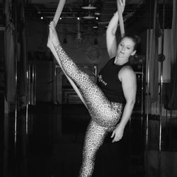 Club B-FIT - Such an amazing stretch - need help with flexibility? Let Jen help!