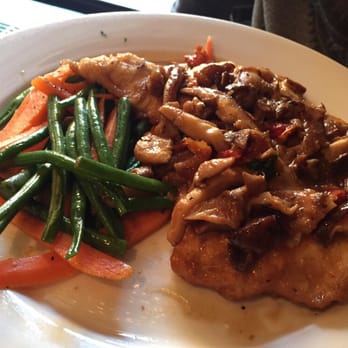 Pepe Giallo - Chicken with mushrooms in a Marsala sauce, with carrots and string beans. DELICIOUS. - Italian Near Me - New York, New York Pepe Giallo - Chicken with mushrooms in a Marsala sauce, with carrots and string beans. DELICIOUS. - Italian Near Me - New York, New York