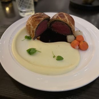 Gordon Ramsay Hell's Kitchen - Beef Wellington - New American Near Me - Miami, Florida Gordon Ramsay Hell's Kitchen - Beef Wellington - New American Near Me - Miami, Florida