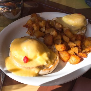 Junior's Restaurant & Bakery - Foxwoods - Classic Eggs Benedict - American Near Me - Mashantucket, Connecticut Junior's Restaurant & Bakery - Foxwoods - Classic Eggs Benedict - American Near Me - Mashantucket, Connecticut