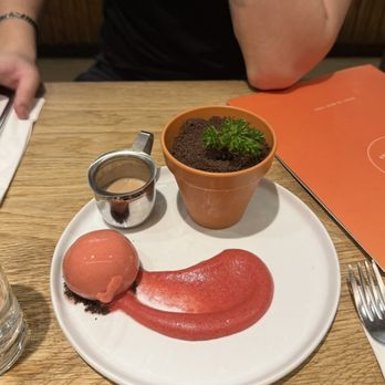 Spot Dessert Bar - Desserts Near Me - New York, New York