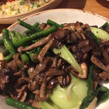 Herringbone Waikiki - Bok Choy and Mushrooms - excellent! - Seafood Near Me - Honolulu, Hawaii