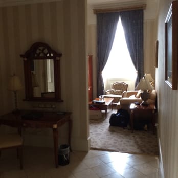Hotel Meyrick - Hallway of junior suite. - Hotels Near Me - Galway, G