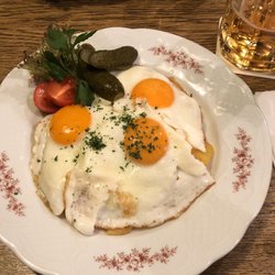 Spiegeleier und Bratkartoffeln (normale Größe)