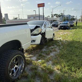 Roadside Louie - Accident recovery 24hrs. Free towing to my repair facility - Towing Near Me Roadside Louie - Accident recovery 24hrs. Free towing to my repair facility - Towing Near Me