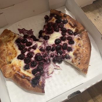Uncle Al's Pizzeria - Blueberry cheesecake dessert pizza - Pizza Near Me - Elyria, Ohio