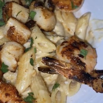 Sam's Boat - Scallops and shrimp pasta - Sports Bars Near Me - Cypress, Texas