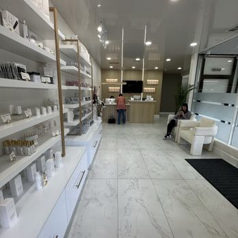 Lashes De Anna - Inside - Makeup Artists Near Me - Burbank, California