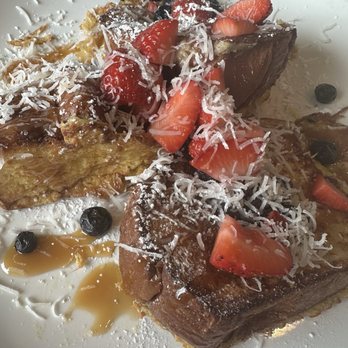 Broken Yolk Cafe - Island French Toast - Breakfast & Brunch Near Me - Costa Mesa, California Broken Yolk Cafe - Island French Toast - Breakfast & Brunch Near Me - Costa Mesa, California