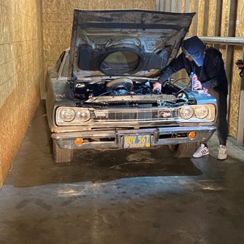Tailored Mobile Auto Mechanic - Getting the Super Bee started after installing new 440 - Auto Repair Near Me Tailored Mobile Auto Mechanic - Getting the Super Bee started after installing new 440 - Auto Repair Near Me