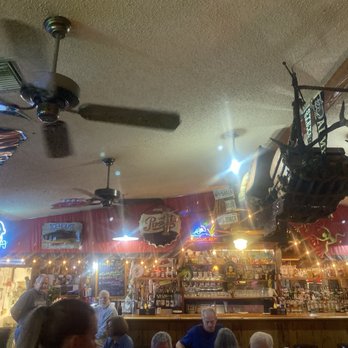 Pineapple Joe's Grill & Raw Bar - Bar area - Cocktail Bars Near Me - Fort Pierce, Florida