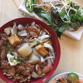 Veggie House - Combo pho (soy chicken, beef and shrimp plus tofu) - Vegetarian Near Me - South Salt Lake, Utah Veggie House - Combo pho (soy chicken, beef and shrimp plus tofu) - Vegetarian Near Me - South Salt Lake, Utah