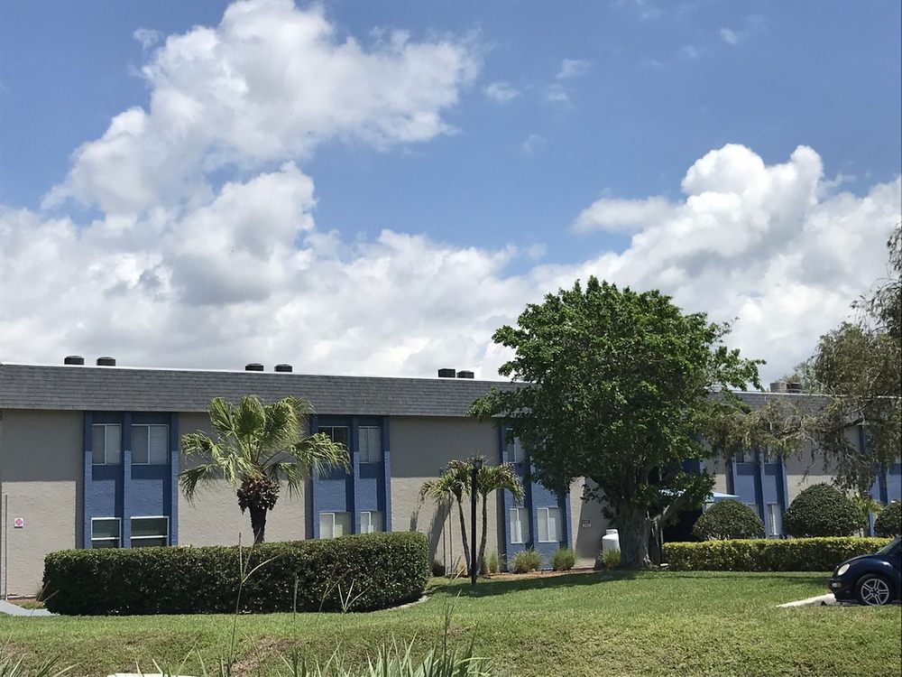 APPLEGATE APARTMENTS Updated August 2024 13 Photos 1500 N