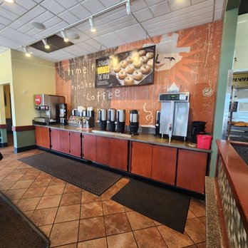 Einstein Bros. Bagels - the inside of a restaurant - Breakfast & Brunch Near Me - Miami, Florida Einstein Bros. Bagels - the inside of a restaurant - Breakfast & Brunch Near Me - Miami, Florida