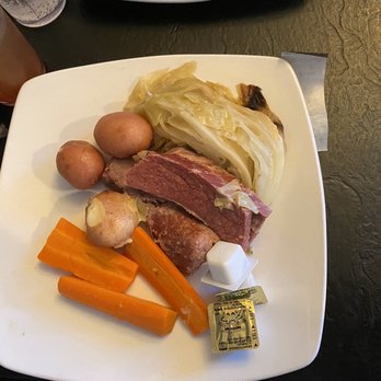 The Canyon's Crown - Corned beef and cabbage - Pubs Near Me - Tucson, Arizona