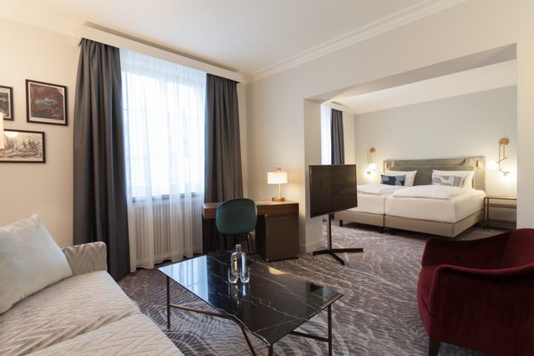 Hotel Elephant Weimar, Autograph Collection by null