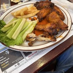 Golden Star Diner - Wings (8)
