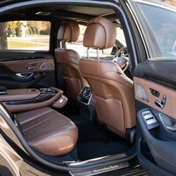 Peak Limo - Mercedes S550 Sedan Interior
