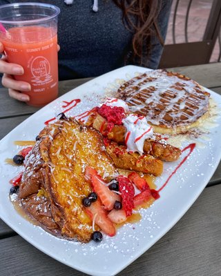 Broken Yolk Cafe by null